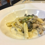 ユーロダイア - 自家製サルシッチャとキノコのクリームソース ショートパスタ