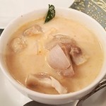 Baan Khanitha at Fifty Three - トムカーガイ？