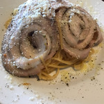 ナカムラパスタ - 「肉パスタ」。「チャーシュー麺をイメージして下さい」というメニューの説明の通りのパスタ。