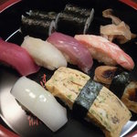 すし処東條 - にぎり　940円