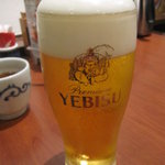 とんかつ濱かつ - エビス生 530円、グラスに年季。