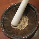 とんかつ濱かつ - 浜勝といえば、このスリ胡麻ですよね(＾＾