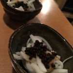 鰻串焼 うなくし - 「一通り 1,500円」小鉢。