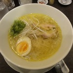 鶏塩ラーメン Hippo - 鶏塩ラーメン