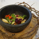 ヴィラ・アイーダ - こかぶとキヌアを石臼で焼いてから米粉のクレープで包んで頂きます