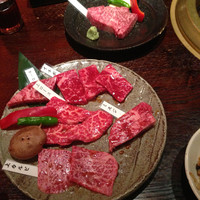 松阪苑 - 店内が半個室で雰囲気よし。
                さすが松坂牛♡