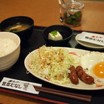 Miyamoto Munashi - 朝食の目玉焼きとウインナー定食