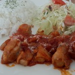 ドライブイン アウトゼア - 柔らかく煮込まれた鶏肉です