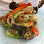 2010.12.12(日)美味しいけどちょっと高めの海の幸サラダ1200円