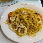 パスタ デ アリオスト - 2010.12.12(日)エビとイカのガーリックバター合えスパ1100円最高！