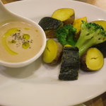 La Pausa - 冬野菜のバーニャカウダ（３３０円）