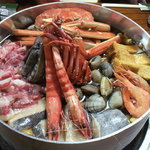 海老蔵 - 1.5人前　一味投入前！　あわびが生きてます♪