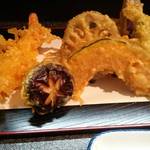 蕎麦切り屋 - 胡麻脂の香りが香ばしくサクサクな天ぷら♪