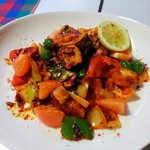 シナモンガーデン - フィッシュデビル ９５０円(税込)  カジキマグロといろいろ野菜のトマトソース炒め。いろんなスパイス入りで美味かった。