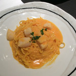 37 PASTA - 生ウニとホタテ　ふくや明太子のバターソース１３６０円