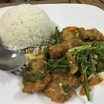 Dang-Dum Restaurant - 魚（スズキ？）のフライを野菜と炒めた料理（THB80.00）
            2016/6/4