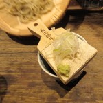 日本橋 蕎ノ字 - 山葵、長次郎鮫皮おろしにて。