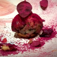 IL TEATRINO DA SALONE - 鯖とビーツのインサラータルッサ