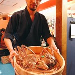 香住 北よし お初天神店 - プレミア香住ガニ。蟹もお兄さんもイケメン\̏(º̻∇º̻)/̋