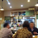 Yakiton Ippachi - 明るい店内