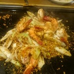 大木屋 - 店員さんが味付けして完成