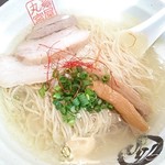 麺屋 丸宮 - 塩ラーメン(700円)。これはあたり。