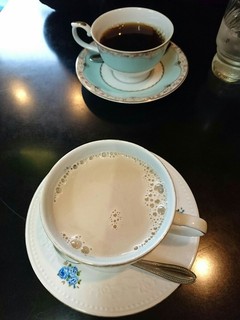 Marufuku - ブレンドとカフェラテ。ちょっと薄かった。