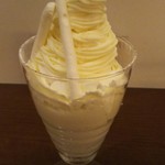 ミルク&パフェ よつ葉ホワイトコージ - 