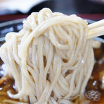 川音亭 - たっぷりきのこそばの麺