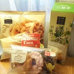 ローソン - ケーキドーナツミックス120円 キャラメルコーン108円 緑茶108円