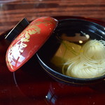 Momoyama - 1612 桃山 ●煮物椀
                         ・蟹玉寄せ
                             (煮麺、椎茸、白髪葱、目葱、柚子)
