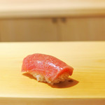 鮨 あらい - 2016年12月
            三厩中トロ