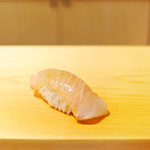 鮨 あらい - 2016年12月
            カンパチ18日間熟成