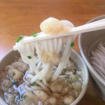 天領うどん - 出汁に浸すと旨そう