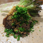 傳 - 焼物：牛頬肉 キヌア 葱3