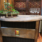 傳 - 河井寛次郎の民藝も連想させる独特の店装3