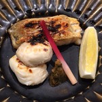 日本料理 とくを - 焼物。白甘鯛と河豚の白子。