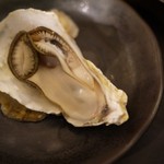 アキバの酒場 - 蒸し牡蠣たまらんわ(￣￢￣*)ｼﾞｭﾙﾘ