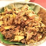 Huen Phen - 揚げ鶏のビルマ風サラダ（THB100.00）