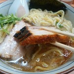 春紀 - 塩ラーメン。分厚いチャーシュー。