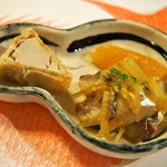 英ちゃん冨久鮓 - 付き出し（京芋、数の子、鯵南蛮）