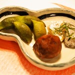 英ちゃん冨久鮓 - 付き出し（枝豆、栗）