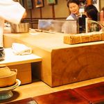 英ちゃん冨久鮓 - 樹齢500年の超分厚い木曽桧のまな板