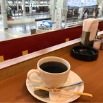 cafe LILAS - 普通のコーヒー☕️+阪急電車