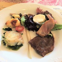 ボン・ヴィヴァン - 一本釣り白身魚のポアレと松阪牛ミニステーキ