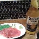 Shurashushushu - なぜかコロナビールとお刺身…