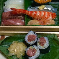 乾山 ANAインターコンチネンタルホテル東京店 - 熊笹にトロ鉄火とガリ