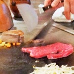 Sutekihausu Hama - お肉も焼き始めます。じゅーじゅー