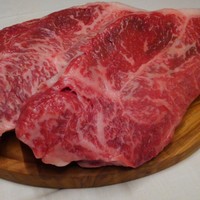 TACUBO - ６人前の田くぼ牛の薪焼き前の肉