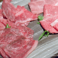 焼肉 炙屋武蔵 - （手前より時計回りに）和牛イチボ・和牛ミスジ・和牛肩芯・和牛マクラ【2016年4月】